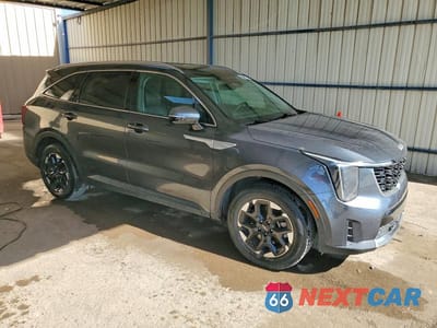 Czwarte zdjęcie samochodu z boku: 2024 KIA SORENTO S VIN:5XYRL4JCXRG289880 - miniatura