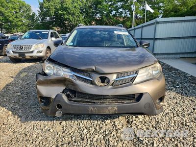 Piąte zdjęcie samochodu w środku: 2015 TOYOTA RAV4 LE VIN:JTMBFREV6FD141334 - miniatura