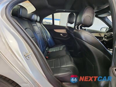 Zdjęcie 10 z 12 samochodu: 2015 MERCEDES-BENZ C 300 4MATIC VIN:55SWF4KB1FU095417 - miniatura