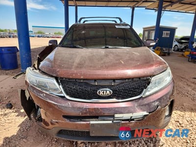 Piąte zdjęcie samochodu w środku: 2015 KIA SORENTO EX VIN:5XYKUDA72FG641475 - miniatura