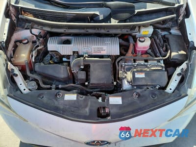 Zdjęcie 11 z 13 samochodu: 2016 TOYOTA PRIUS V TWO VIN:JTDZN3EU2GJ044124 - miniatura