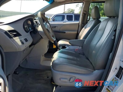 Zdjęcie 7 z 13 samochodu: 2014 TOYOTA SIENNA L 7-PASSENGER VIN:5TDZK3DC3ES450849 - miniatura