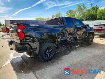 Trzecie zdjęcie samochodu z tyłu: 2022 CHEVROLET SILVERADO LTD K1500 TRAIL BOSS CUSTOM VIN:3GCPYCEK8NG174503 - miniatura