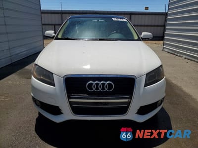 Piąte zdjęcie samochodu w środku: 2013 AUDI A3 PREMIUM PLUS VIN:WAUKJAFM2DA022343 - miniatura