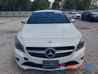 Piąte zdjęcie samochodu w środku: 2014 MERCEDES-BENZ CLA 250 4MATIC VIN:WDDSJ4GB0EN125648 - miniatura