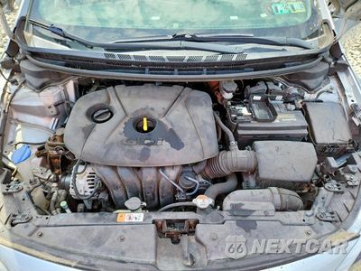 Zdjęcie 11 z 12 samochodu: 2016 KIA FORTE LX VIN:KNAFK5A84G5525093 - miniatura