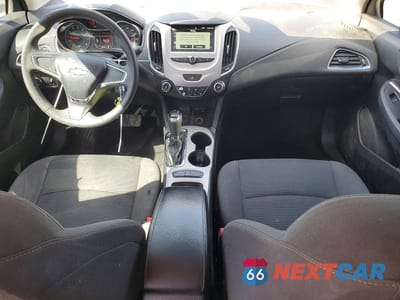 Zdjęcie 8 z 12 samochodu: 2018 CHEVROLET CRUZE LS VIN:1G1BC5SM6J7242029 - miniatura