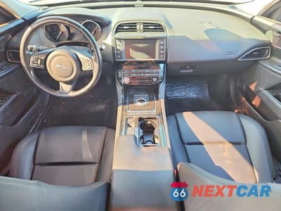 Zdjęcie 8 z 12 samochodu: 2018 JAGUAR XE PREMIUM VIN:SAJAD4FX7JCP34754 - miniatura