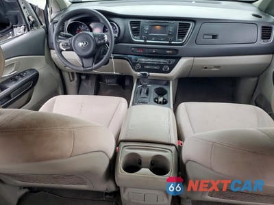 Zdjęcie 8 z 13 samochodu: 2016 KIA SEDONA L VIN:KNDMA5C19G6206506 - miniatura