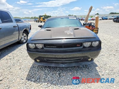 Piąte zdjęcie samochodu w środku: 2010 DODGE CHALLENGER R/T VIN:2B3CJ5DT5AH296725 - miniatura