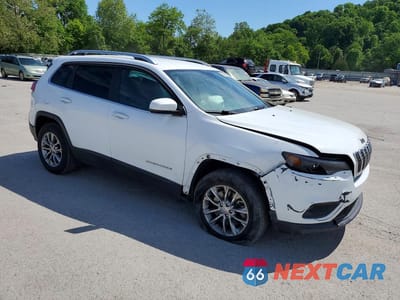 Czwarte zdjęcie samochodu z boku: 2021 JEEP CHEROKEE LATITUDE LUX VIN:1C4PJMMX4MD212988 - miniatura