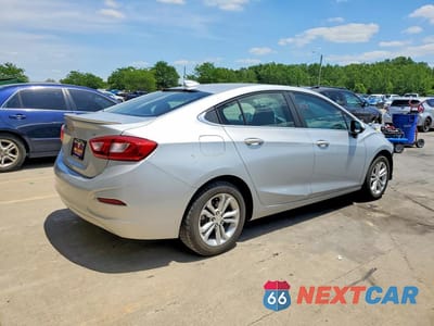 Trzecie zdjęcie samochodu z tyłu: 2019 CHEVROLET CRUZE LT VIN:1G1BE5SM3K7100877 - miniatura