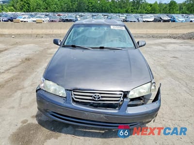 Piąte zdjęcie samochodu w środku: 2000 TOYOTA CAMRY LE VIN:JT2BG22K7Y0442762 - miniatura