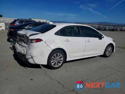 Trzecie zdjęcie samochodu z tyłu: 2024 TOYOTA COROLLA HYBRID LE VIN:JTDBCMFE6R3047104 - miniatura
