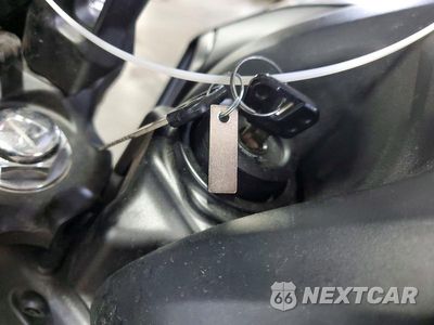 Zdjęcie 8 z 10 samochodu: 2023 YAMAHA MT09 VIN:JYARN71E7PA004011 - miniatura