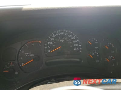 Zdjęcie 9 z 12 samochodu: 2004 CHEVROLET SILVERADO K2500 HEAVY DUTY VIN:1GCHK232X4F191158 - miniatura