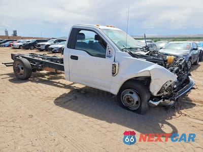 Czwarte zdjęcie samochodu z boku: 2018 FORD F350 SUPER DUTY VIN:1FDRF3G62JED02908 - miniatura