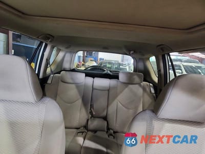 Zdjęcie 10 z 13 samochodu: 2006 TOYOTA RAV4 LIMITED VIN:JTMBD31V365012244 - miniatura