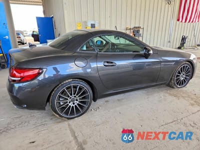 Trzecie zdjęcie samochodu z tyłu: 2020 MERCEDES-BENZ SLC 300 VIN:WDDPK3JA9LF168325 - miniatura