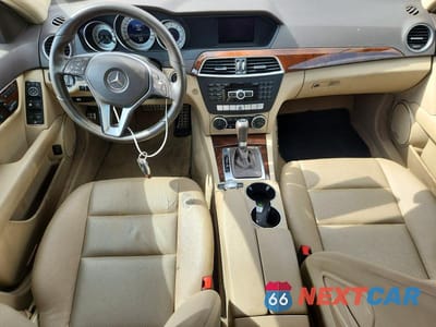 Zdjęcie 8 z 12 samochodu: 2014 MERCEDES-BENZ C 300 4MATIC VIN:WDDGF8ABXER312329 - miniatura