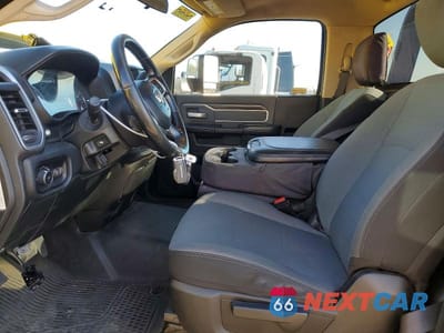 Zdjęcie 7 z 12 samochodu: 2019 RAM 5500 VIN:3C7WRMDL6KG645734 - miniatura
