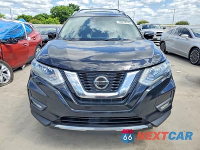 Piąte zdjęcie samochodu w środku: 2020 NISSAN ROGUE SL VIN:5N1AT2MV6LC771753 - miniatura