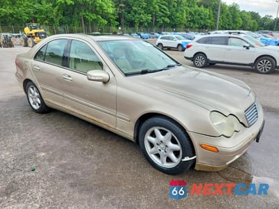 Piąte zdjęcie samochodu w środku: 2003 MERCEDES-BENZ C 240 VIN:WDBRF61J23A405676 - miniatura