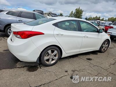 Trzecie zdjęcie samochodu z tyłu: 2013 HYUNDAI ELANTRA GLS VIN:5NPDH4AE0DH306863 - miniatura