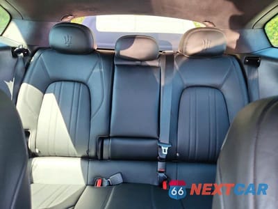 Zdjęcie 10 z 14 samochodu: 2022 MASERATI LEVANTE BASE VIN:ZN661XUA5NX402337 - miniatura