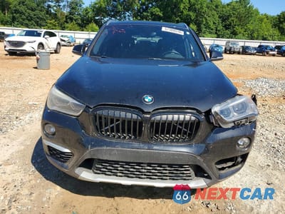Piąte zdjęcie samochodu w środku: 2017 BMW X1 XDRIVE28I VIN:WBXHT3C39H5F67894 - miniatura