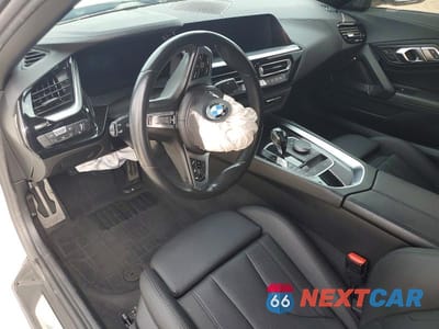 Zdjęcie 8 z 12 samochodu: 2021 BMW Z4 M40I VIN:WBAHF9C08MWX37304 - miniatura