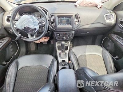 Zdjęcie 8 z 13 samochodu: 2019 JEEP COMPASS LATITUDE VIN:3C4NJCBB9KT616109 - miniatura