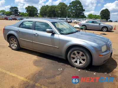 Czwarte zdjęcie samochodu z boku: 2006 CHRYSLER 300 TOURING VIN:2C3KA53G76H147145 - miniatura
