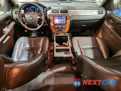 Zdjęcie 8 z 13 samochodu: 2011 CHEVROLET SUBURBAN K1500 VIN:1GNSK5E36BR260055 - miniatura