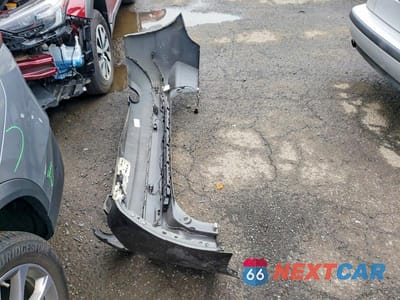 Zdjęcie 13 z 14 samochodu: 2018 VOLVO XC60 T5 VIN:LYV102RK0JB082658 - miniatura