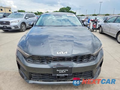 Piąte zdjęcie samochodu w środku: 2026 KIA K5 LXS VIN:KNAG24J75T5410888 - miniatura