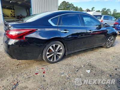 Trzecie zdjęcie samochodu z tyłu: 2018 NISSAN ALTIMA 2.5 SR VIN:1N4AL3AP7JC137581 - miniatura