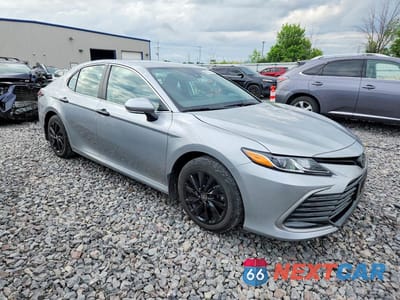 Czwarte zdjęcie samochodu z boku: 2023 TOYOTA CAMRY LE VIN:4T1R11AK8PU810968 - miniatura
