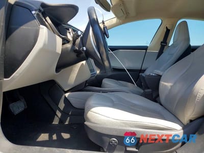 Zdjęcie 7 z 12 samochodu: 2014 TESLA MODEL S VIN:5YJSA1H15EFP51905 - miniatura
