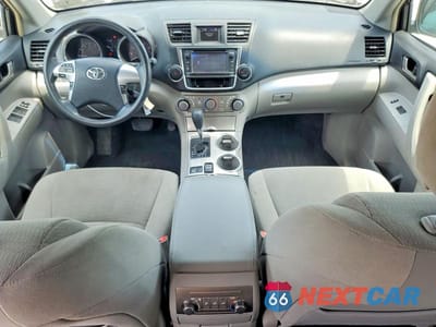 Zdjęcie 8 z 13 samochodu: 2013 TOYOTA HIGHLANDER PLUS VIN:5TDBK3EH5DS275871 - miniatura