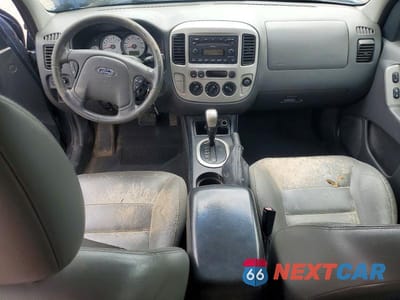 Zdjęcie 8 z 13 samochodu: 2005 FORD ESCAPE XLT VIN:1FMYU93155KB64366 - miniatura