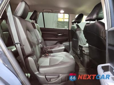 Zdjęcie 11 z 14 samochodu: 2025 TOYOTA GRAND HIGHLANDER XLE VIN:5TDAAAB57SS087234 - miniatura