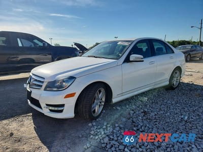 2013 MERCEDES-BENZ C 300 4MATIC WDDGF8AB6DG118858 - główne zdjęcie licytacji z USA - miniatura