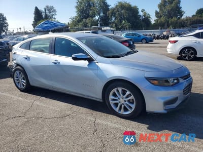 Czwarte zdjęcie samochodu z boku: 2018 CHEVROLET MALIBU LT VIN:1G1ZD5STXJF113137 - miniatura