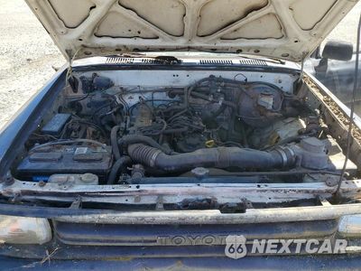 Zdjęcie 11 z 12 samochodu: 1990 TOYOTA PICKUP BASE VIN:JT4RN81A2L0053947 - miniatura