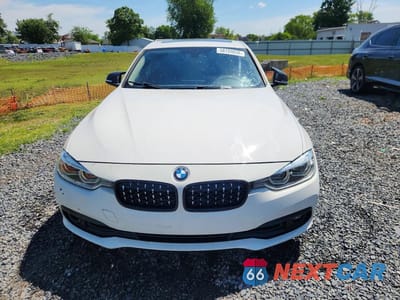 Piąte zdjęcie samochodu w środku: 2018 BMW 320 XI VIN:WBA8E5G58JNV01710 - miniatura