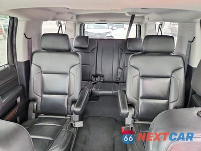 Zdjęcie 10 z 13 samochodu: 2019 CHEVROLET SUBURBAN K1500 LT VIN:1GNSKHKC6KR284006 - miniatura