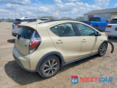 Trzecie zdjęcie samochodu z tyłu: 2018 TOYOTA PRIUS C TWO VIN:JTDKDTB3XJ1599538 - miniatura