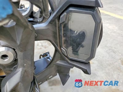 Zdjęcie 7 z 8 samochodu: 2022 KAWASAKI EX650 M VIN:ML5EXEM16NDA65496 - miniatura