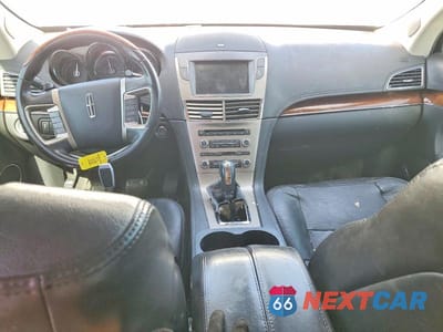 Zdjęcie 8 z 13 samochodu: 2012 LINCOLN MKT VIN:2LMHJ5AT9CBL53684 - miniatura